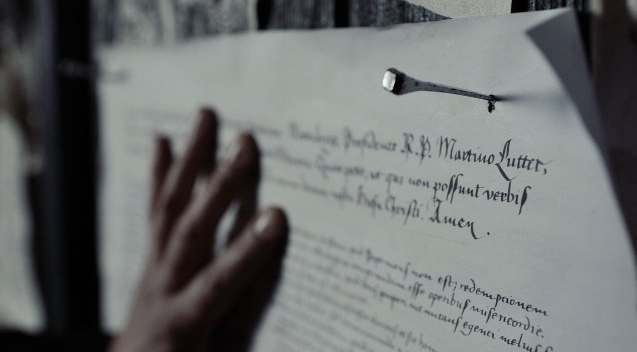 Thèses calligraphiées pour un film documentaire int. Martin Luther, des idées qui changèrent la face du monde.